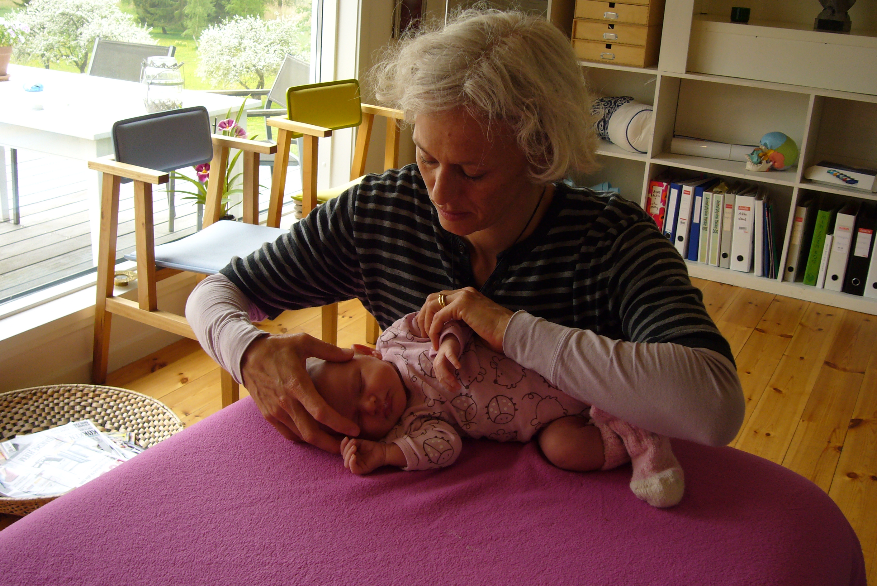 Read more about the article Baby behandling helt uden knæk
